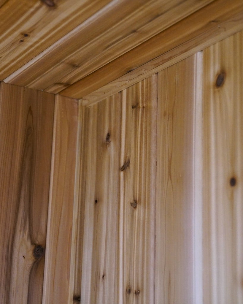 Interior corner in knotty cedar tongue and groove
